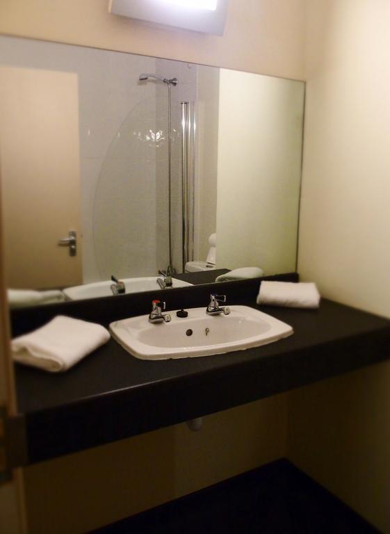 Almond House Lodge Edinburgh Ngoại thất bức ảnh